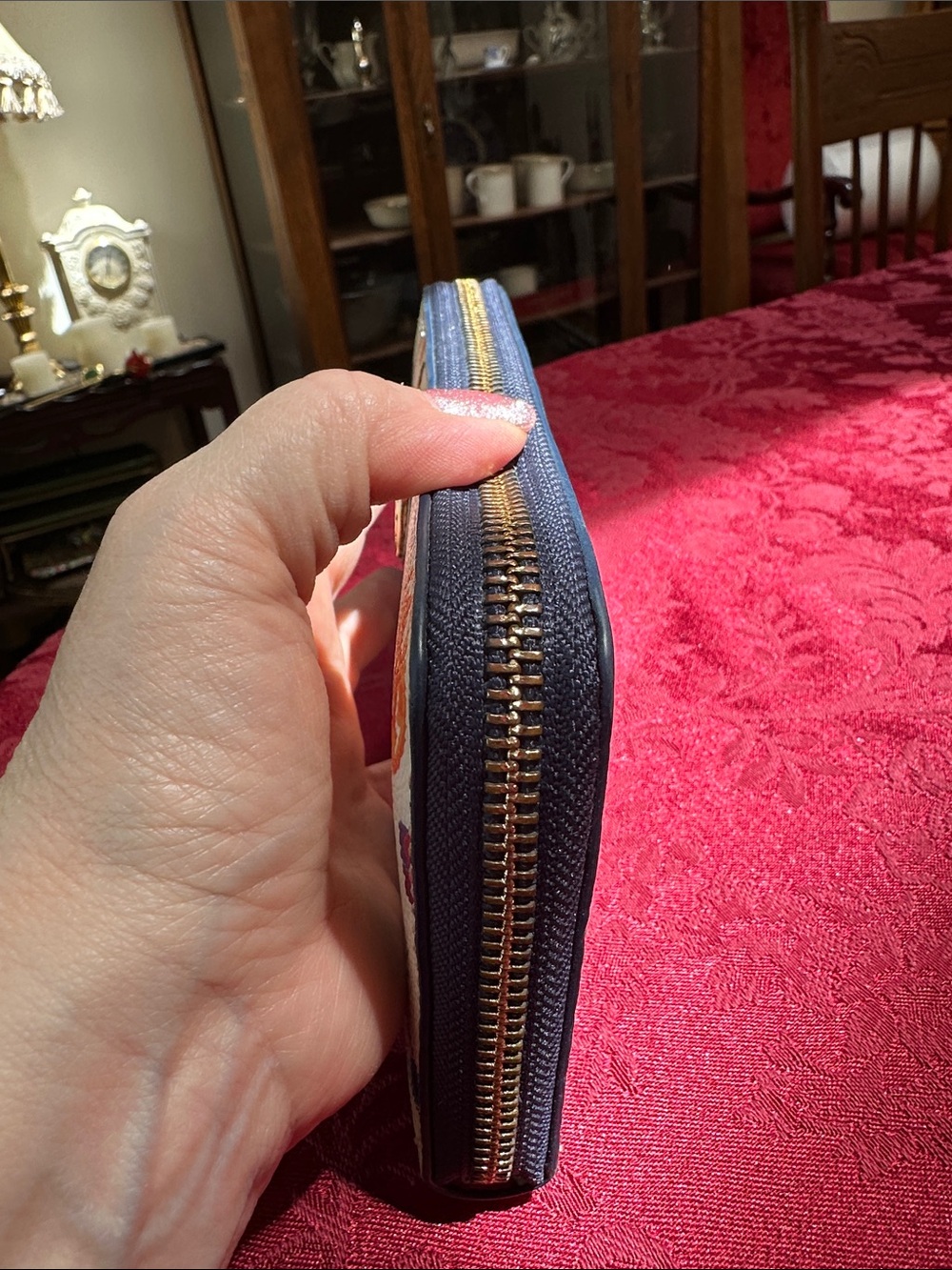 Tory Burch Cream & Navy Kerrington Limited Edition Long Zip Wallet - Picture 8 of 8